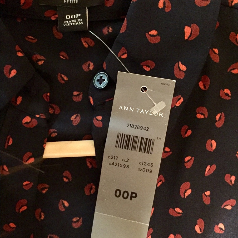 Ann Taylor navy blue with petal print dress. NWT - Picture 3 of 5